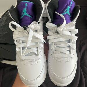 Nike Air Jordan 5 Retro GS Box in Black and Red